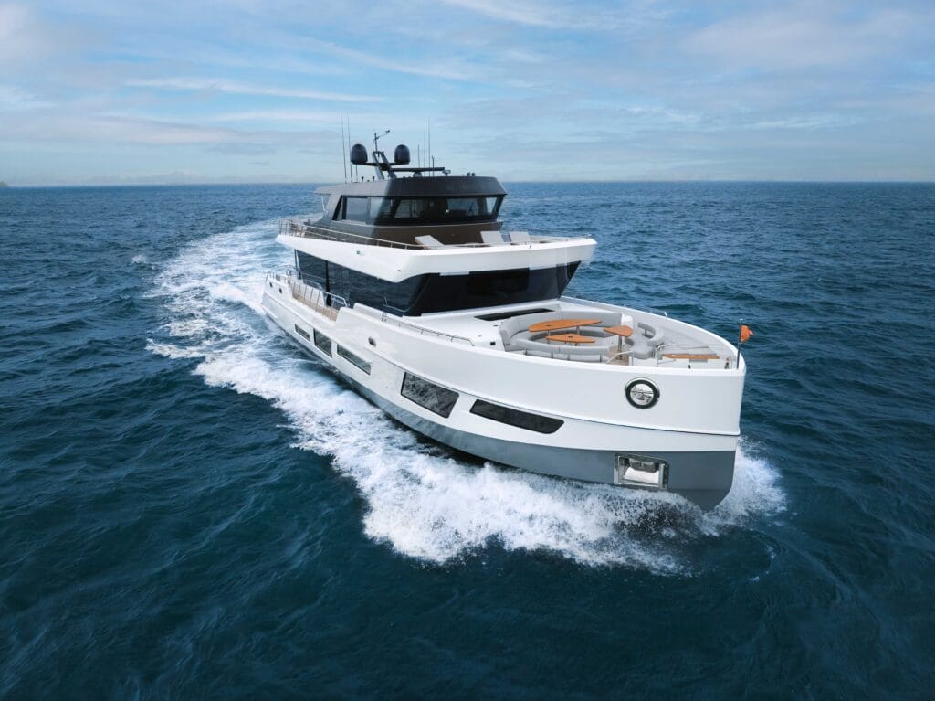 CL Yachts to show boat at FLIBS