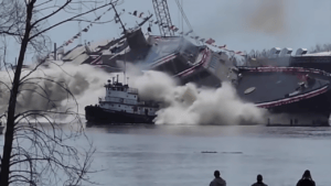 LCS 31 USS CLEVELAND LAUNCH CRASHED INTO TUGBOAT