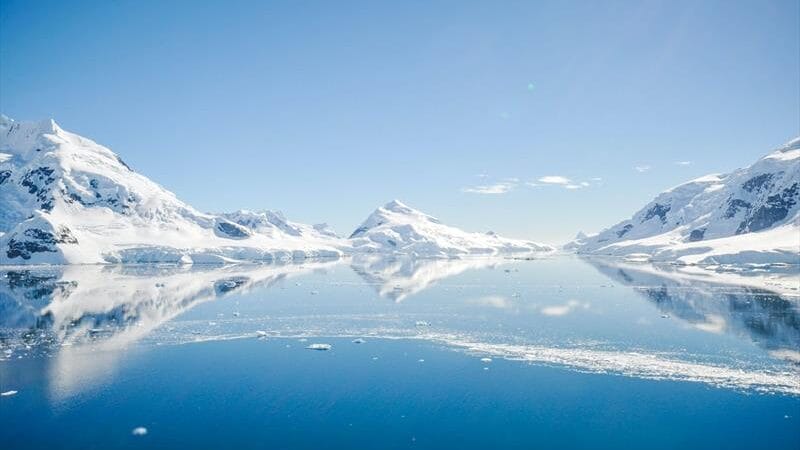 Data revealing insights into the health of the ocean will be collected from remote areas of Antarctica © Henrique Setim on Unsplash