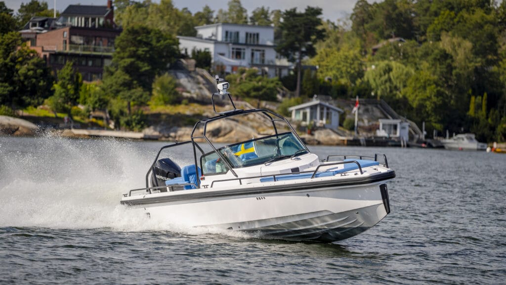 Axopar 28ft open sportsboat on the water in Scandinavia