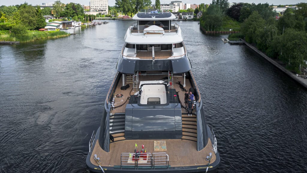 Feadship Project 713