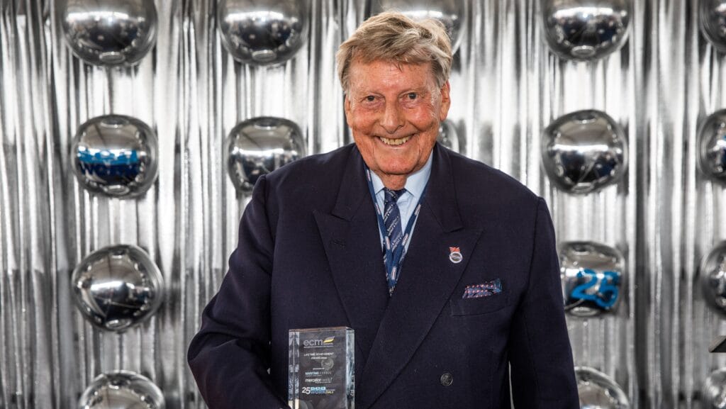 Robert Glen of Barrus honoured with Lifetime Achievement Award at this year's European Commercial Marine Awards.
