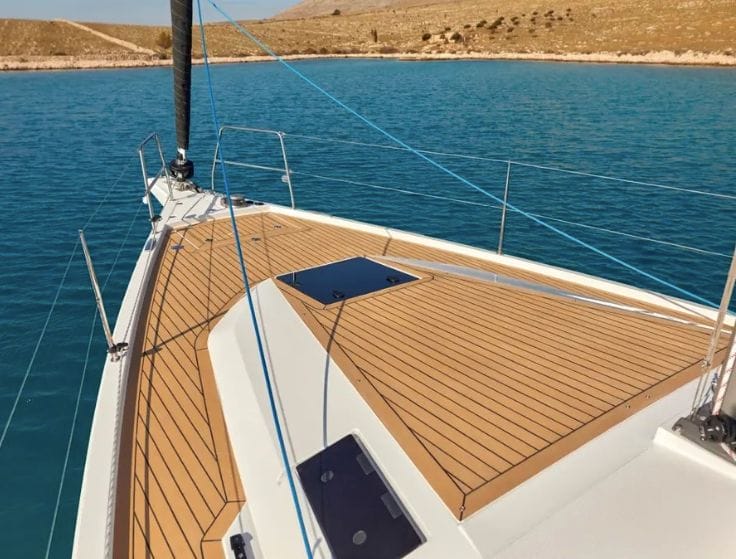 foredeck on boat