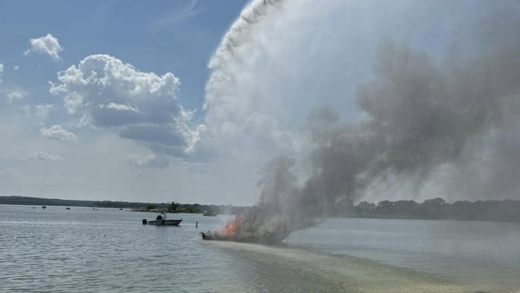 Boat fire on Oklahoma Lake