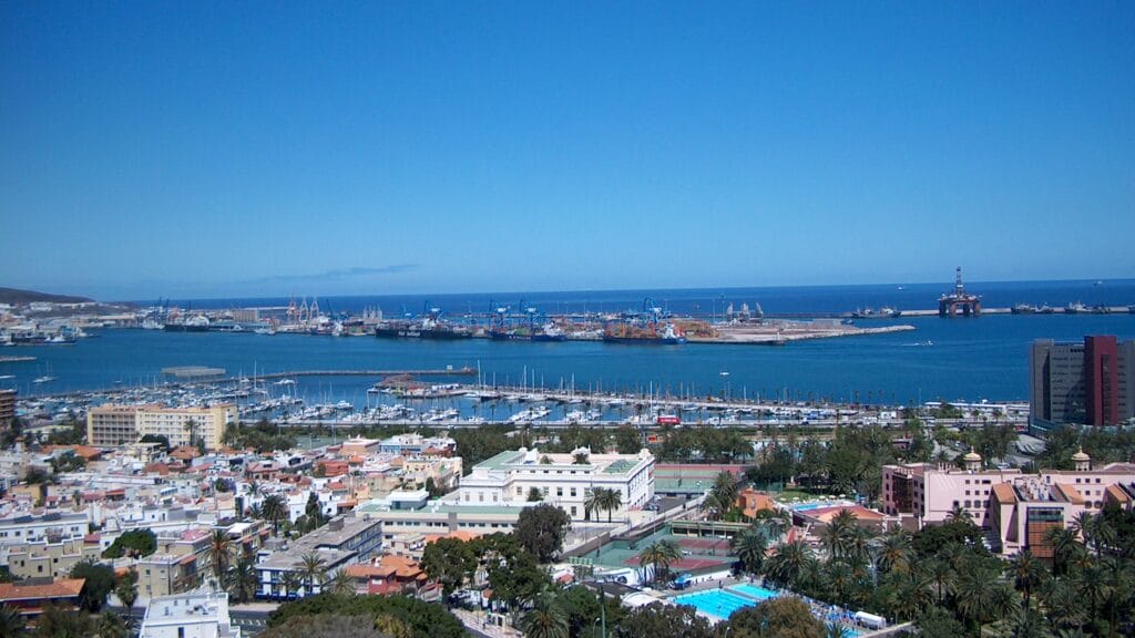 The port of Las Palmas. Image courtesy of Matti Mattila/Wikicommons.