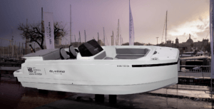 De Antonio Yachts E23 electric boat