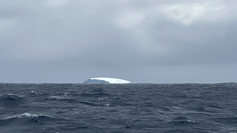 iceberg on Vendee Globe course
